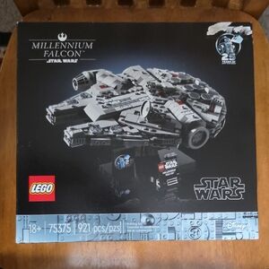 Millennium Falcon Star Wars Lego Set 75375